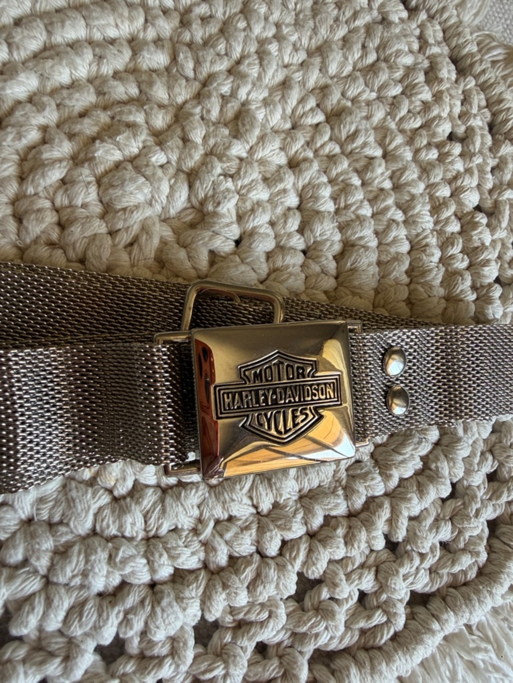 Harley-Davidson Metal Buckle Mesh Belt in Taupe Gray - women’s size 24-26”